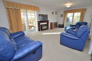 Sitting Room- click for photo gallery